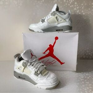 Air Jordan 4 Retro White Oreo - Size 9